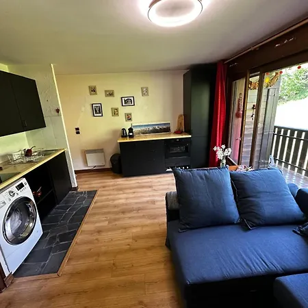 Apartment Style *